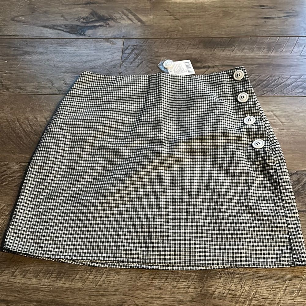 Black and white checkered mini skirt